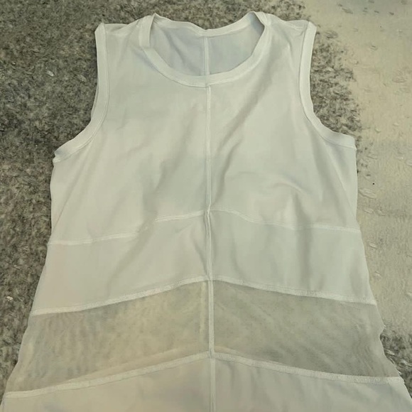 LULULEMON tank top- size 2 - Picture 2 of 2
